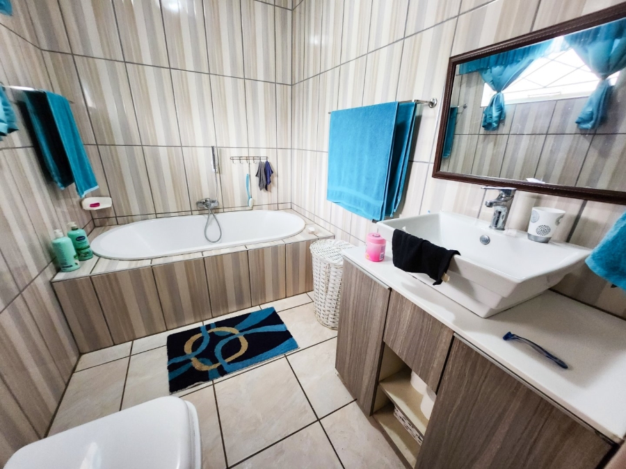 4 Bedroom Property for Sale in Stilfontein Ext 4 North West